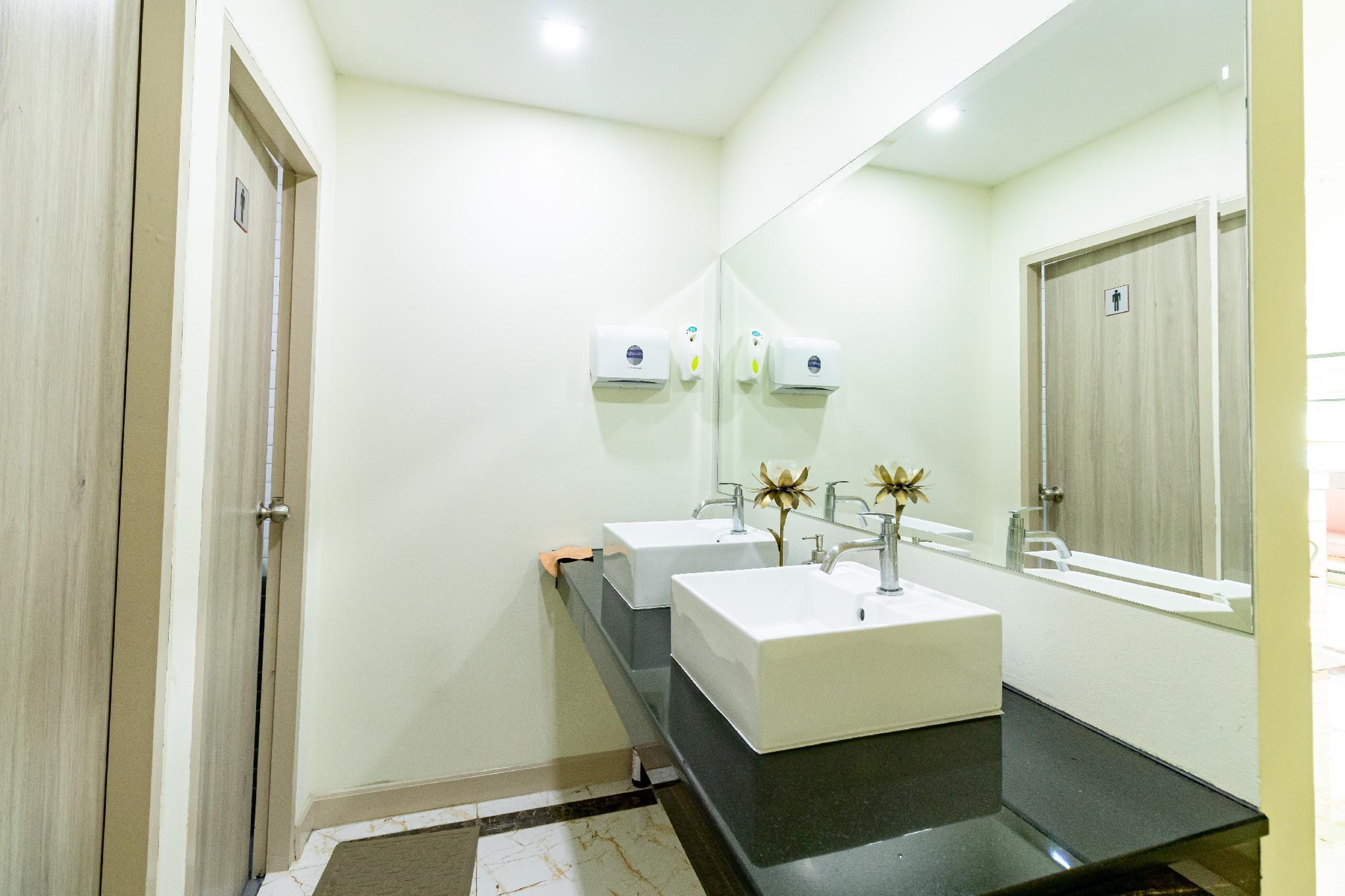 Hotel Bewish Bangphlat 3*